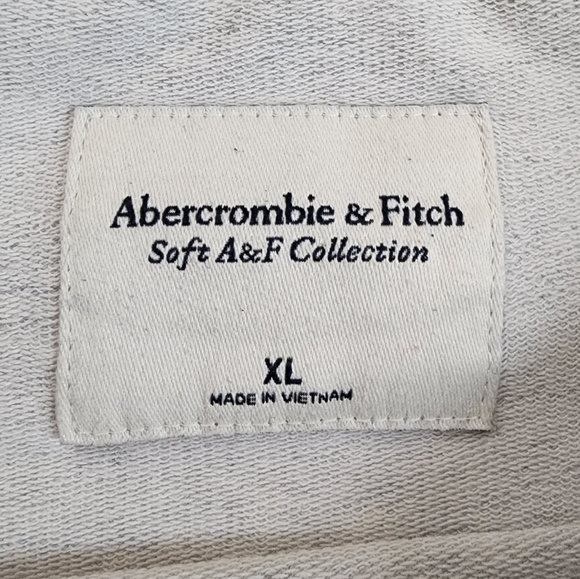 Abercrombie & Fitch, Upcycled Grey Oversized Sweatshirt Sequins Heart, sx XL - Picture 2 of 14